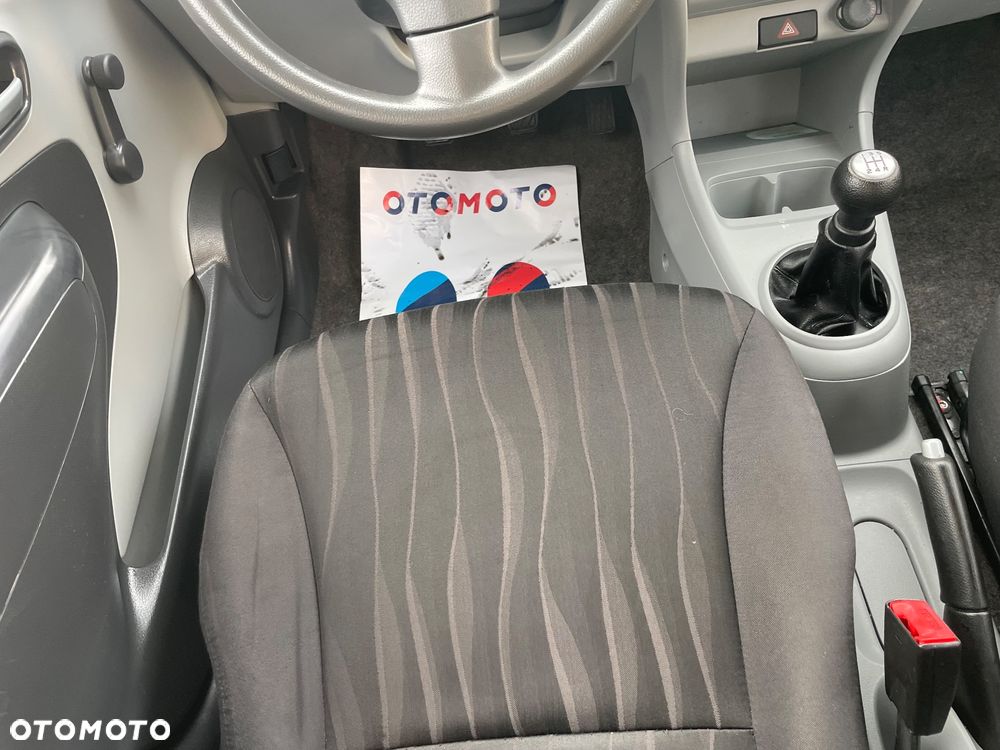 Nissan Pixo - 15