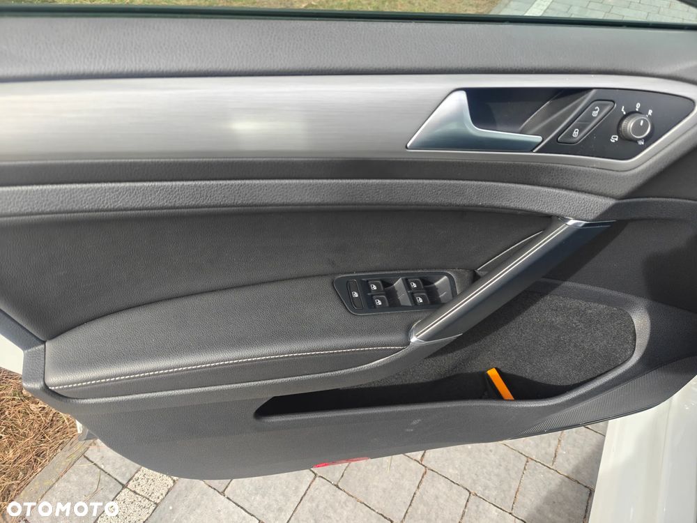 Volkswagen Golf 1.2 TSI BlueMotion Technology Comfortline - 13