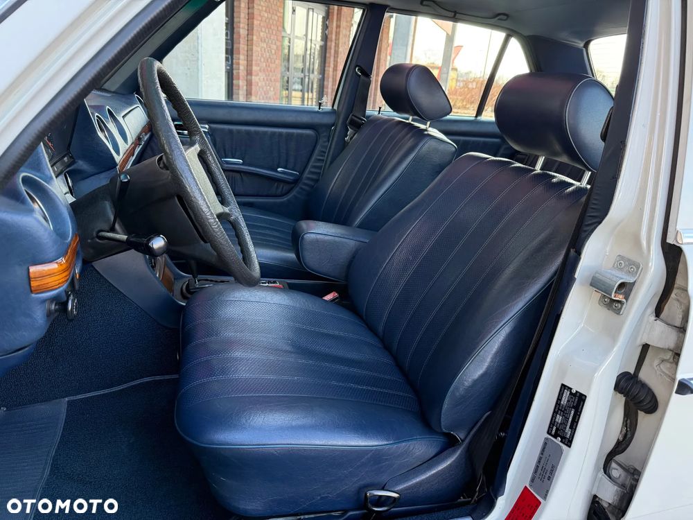 Mercedes-Benz W123 - 31