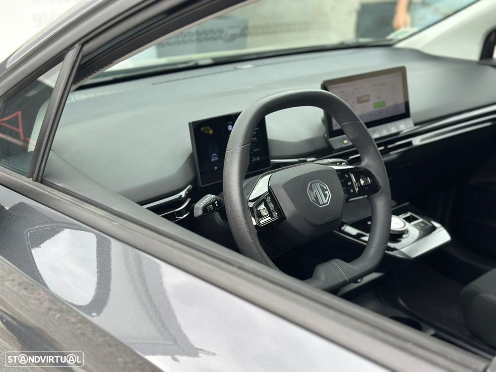 MG MG4 51 kWh Standard - 11