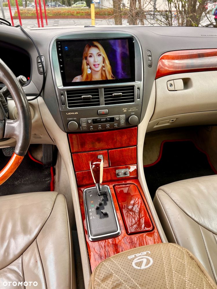 Lexus LS - 1