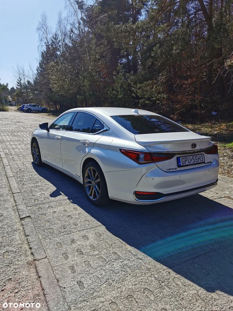 Lexus ES 300h Business Edition - 9