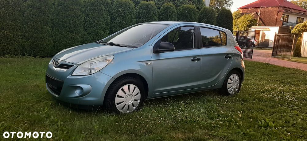 Hyundai i20 - 20