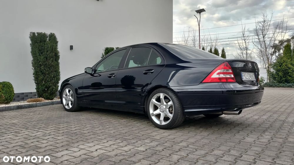 Mercedes-Benz Klasa C 180 Kompressor Avantgarde Sport Edition - 10