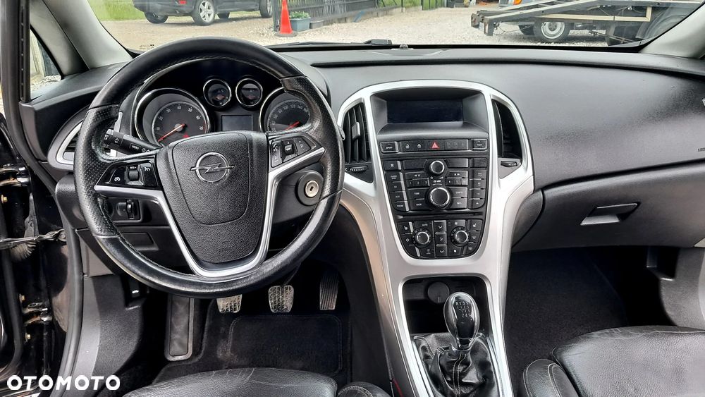 Opel Astra GTC 1.6 Turbo Edition - 25