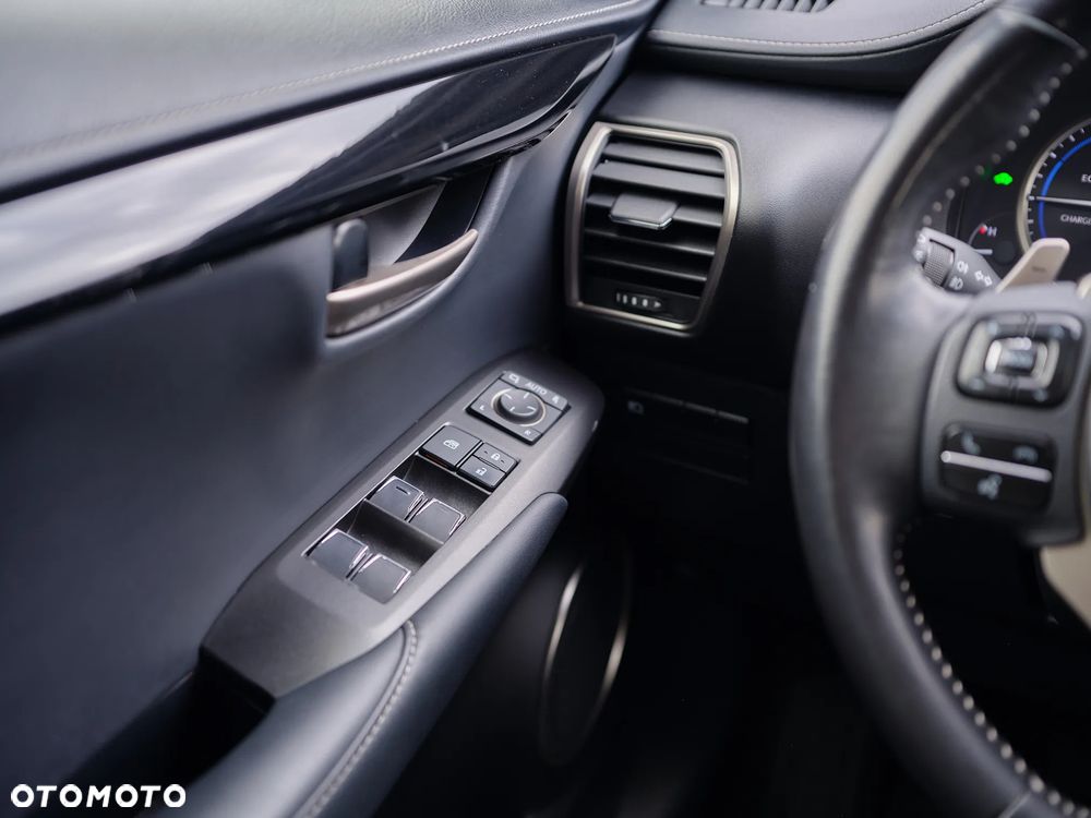 Lexus NX 300h Elegance + Business AWD - 29