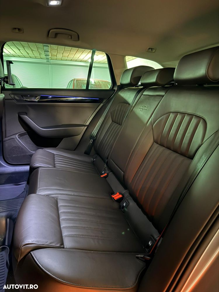 Skoda Superb Combi 2.0 TDI DSG 4X4 Laurin & Klement - 10