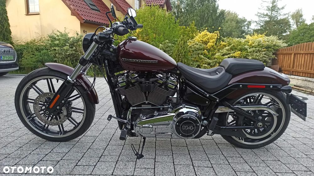 Harley-Davidson Softail Breakout - 11