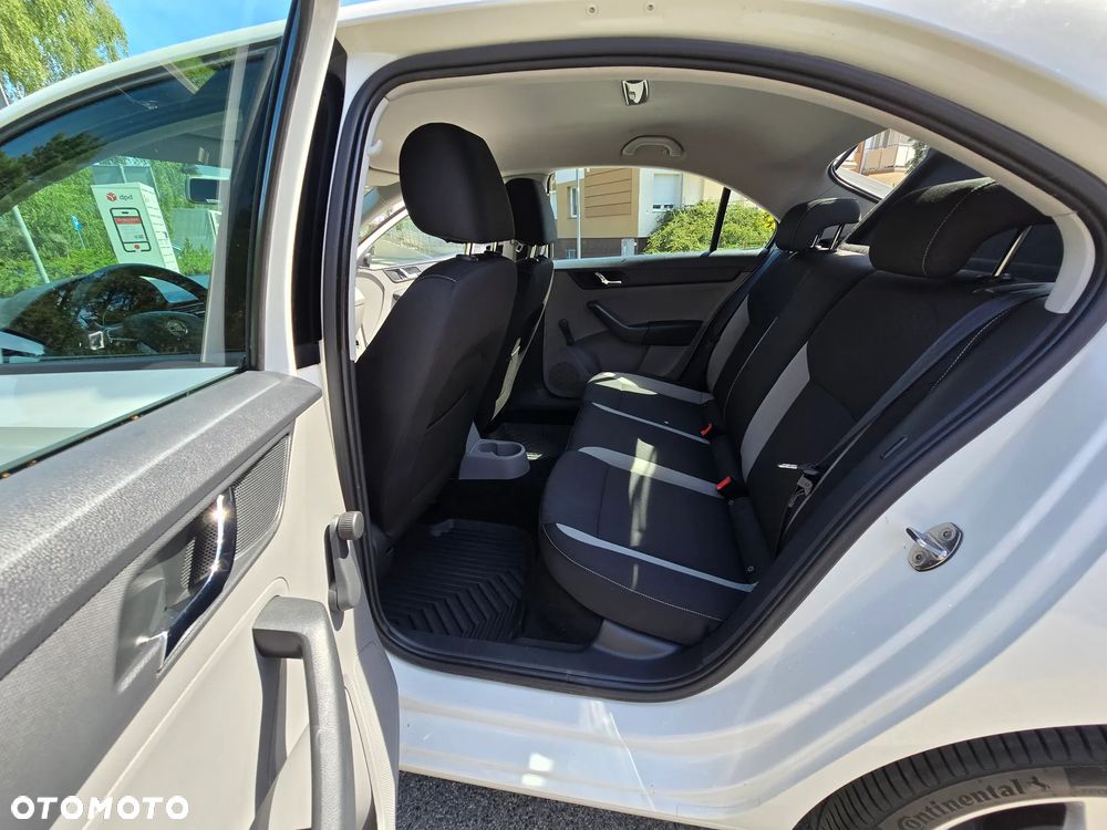 Skoda RAPID 1.6 TDI DPF Ambition DSG - 19