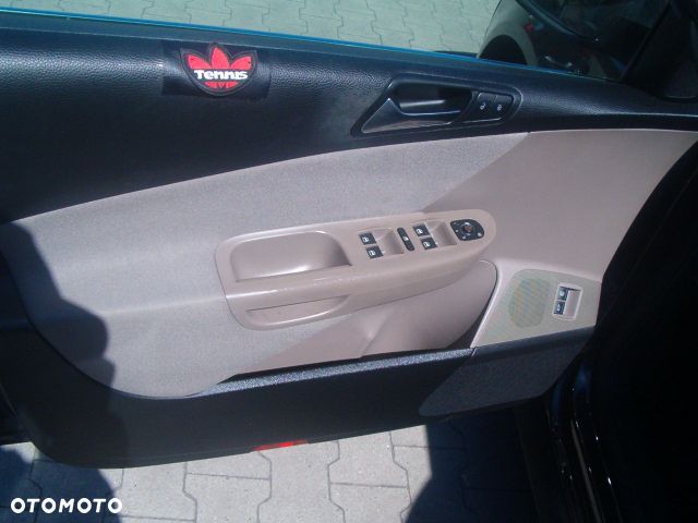 Volkswagen Passat - 18