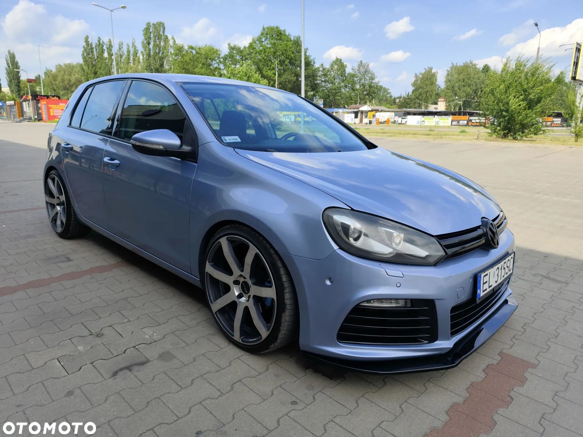 Volkswagen Golf - 1