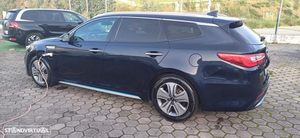 Kia Optima SW - 11