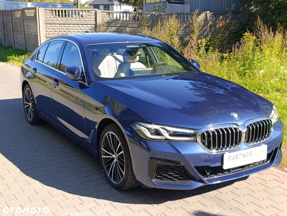 BMW Seria 5 2021 photo 3