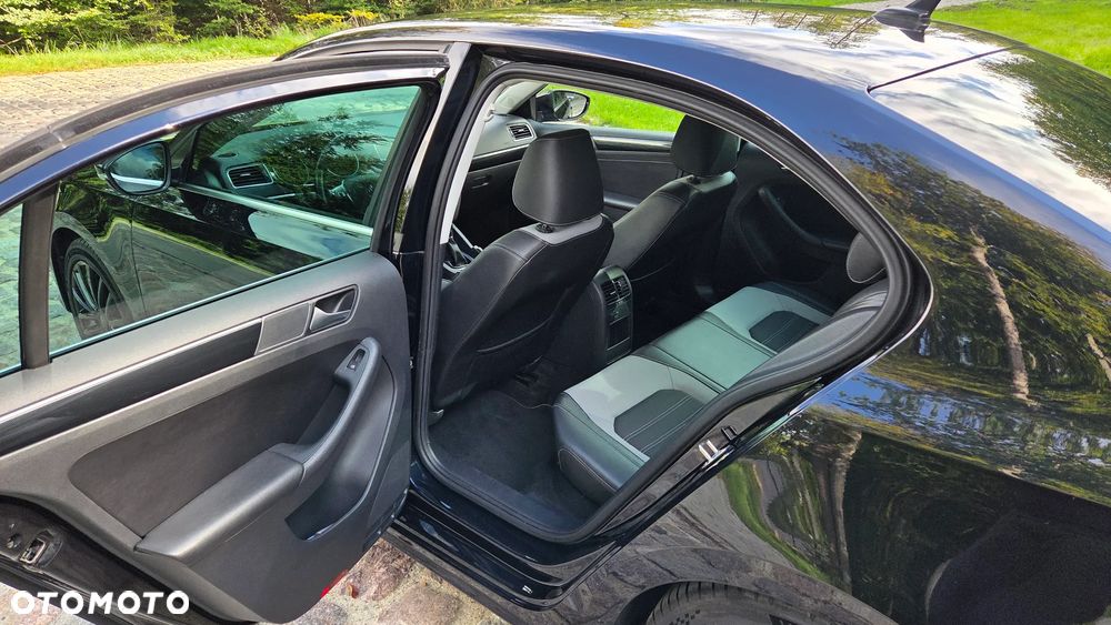 Volkswagen Jetta 1.4 TSI BMT Highline - 17