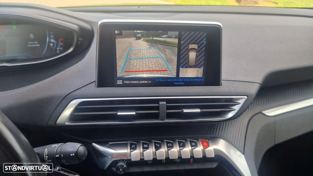 Peugeot 3008 PureTech 130 Stop & Start GPF Allure - 16