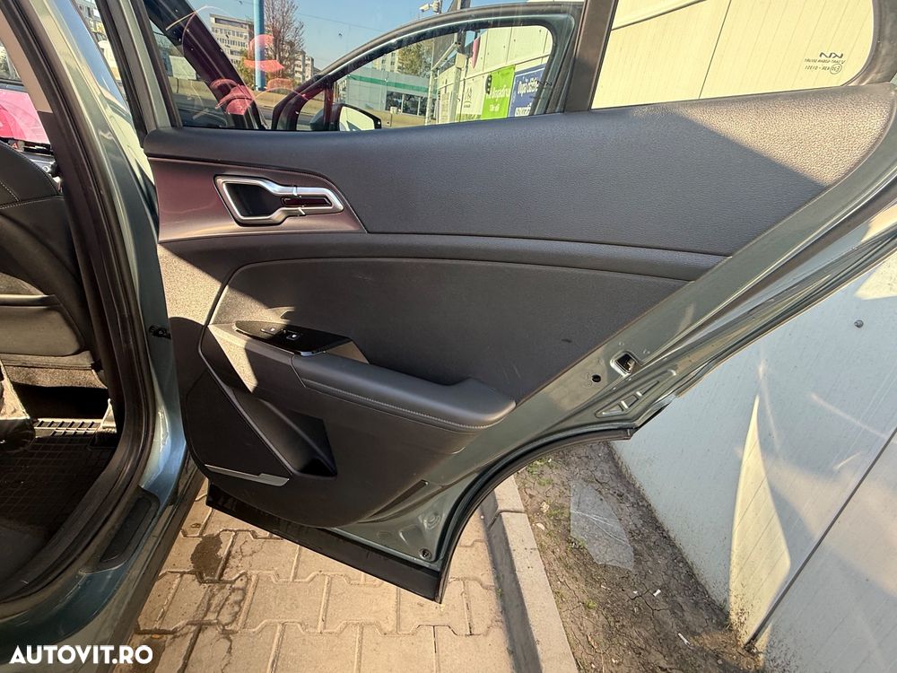 Kia Sportage 1.6 T-GDI 7DCT HP 4x2 MHEV Style - 18