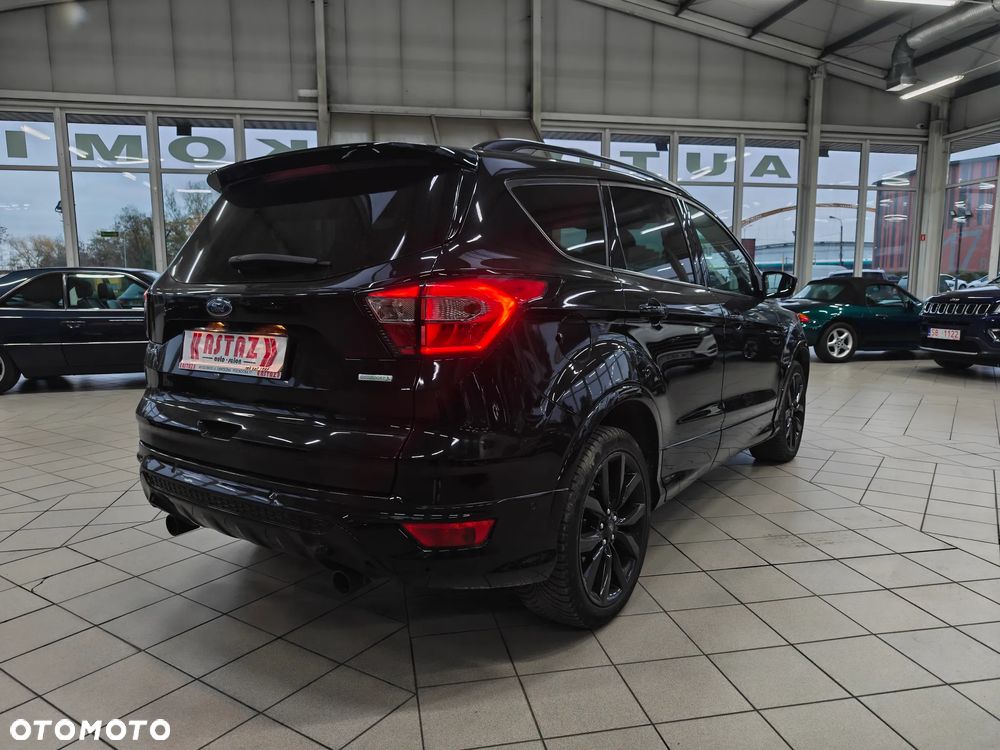 Ford Kuga 1.5 EcoBoost 2x4 ST-Line - 4