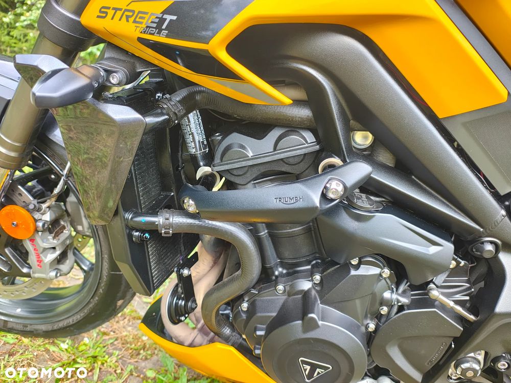 Triumph Street Triple - 13