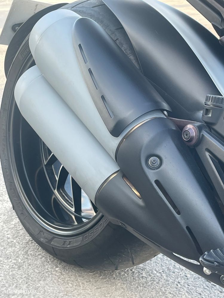 Ducati Diavel Carbon - 12