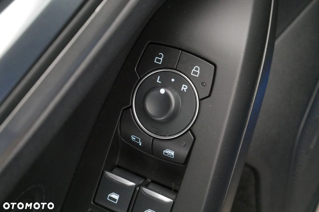 Ford Focus 1.0 EcoBoost Titanium - 28