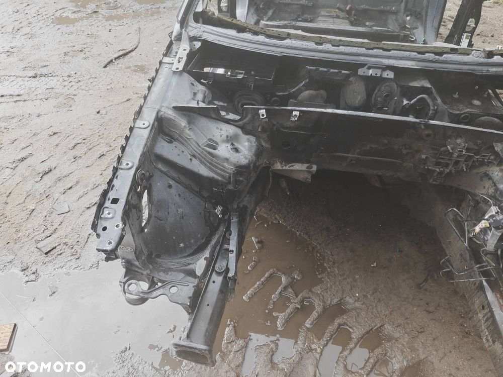 PODŁUŻNICA PRAWY PRZÓD AUDI A4 B7 LY9B - 2