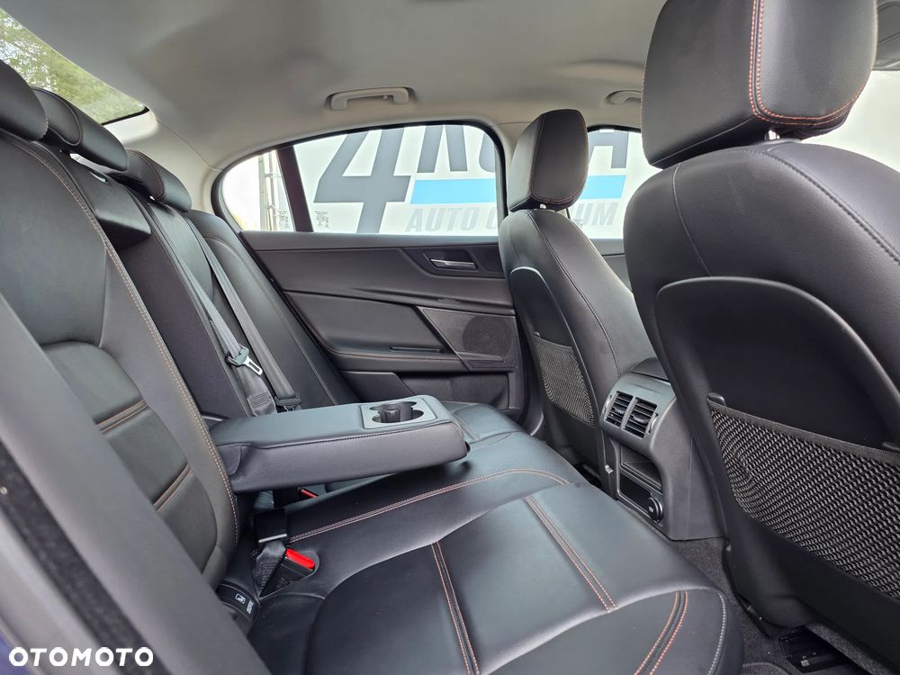 Jaguar XE E-Performance Portfolio - 14