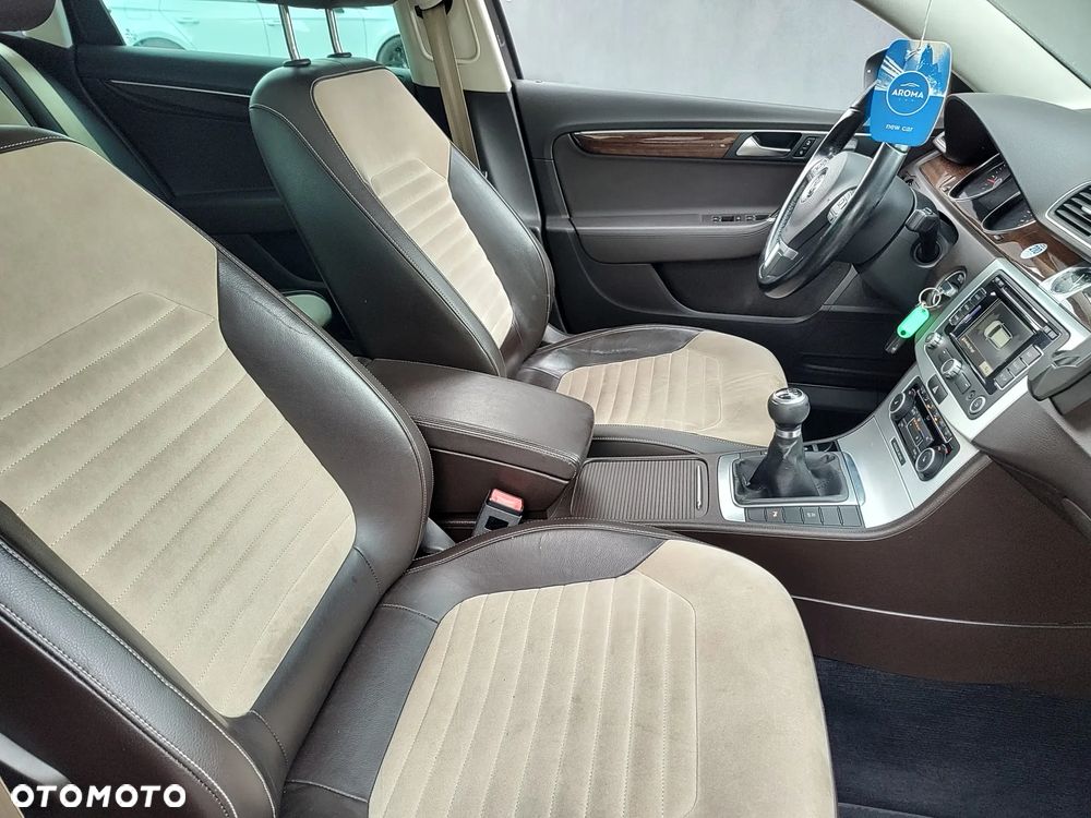 Volkswagen Passat 2.0 Blue TDI SCR Highline - 10