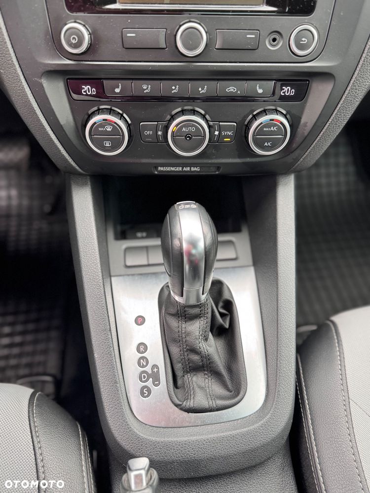 Volkswagen Jetta 1.4 TSI Highline DSG - 17