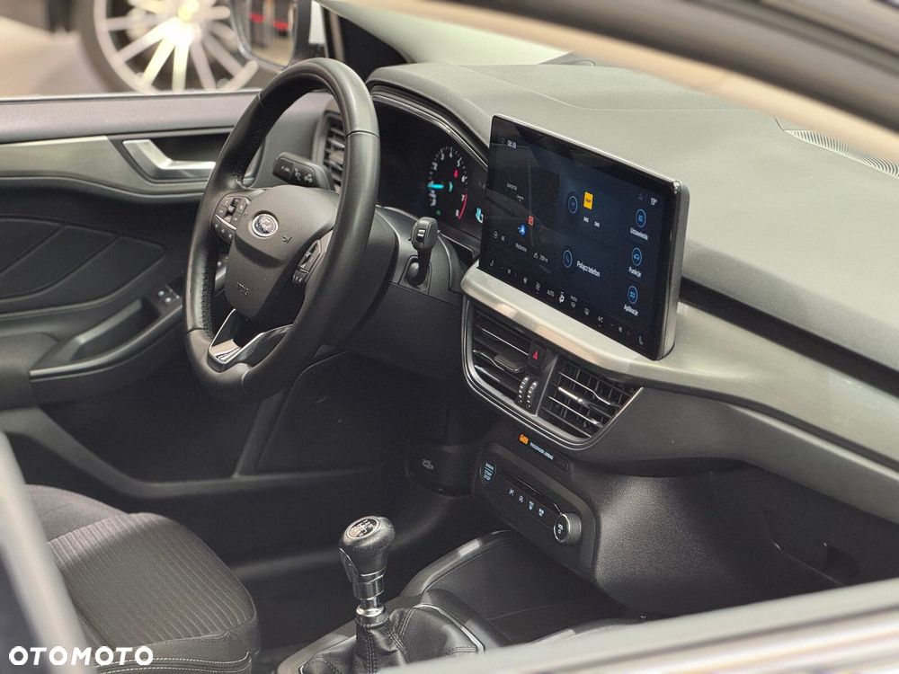 Ford Focus 1.0 EcoBoost Titanium - 38