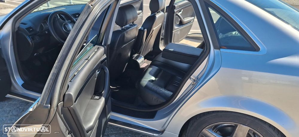 Audi A4 2.5 TDI quattro - 7