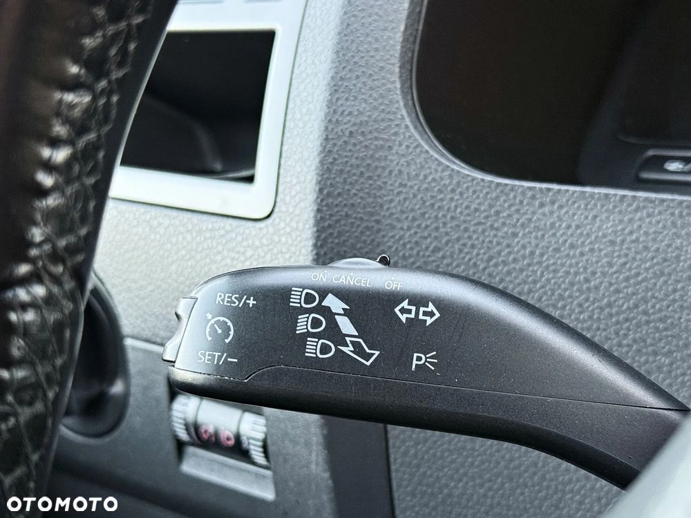 Volkswagen Multivan - 30