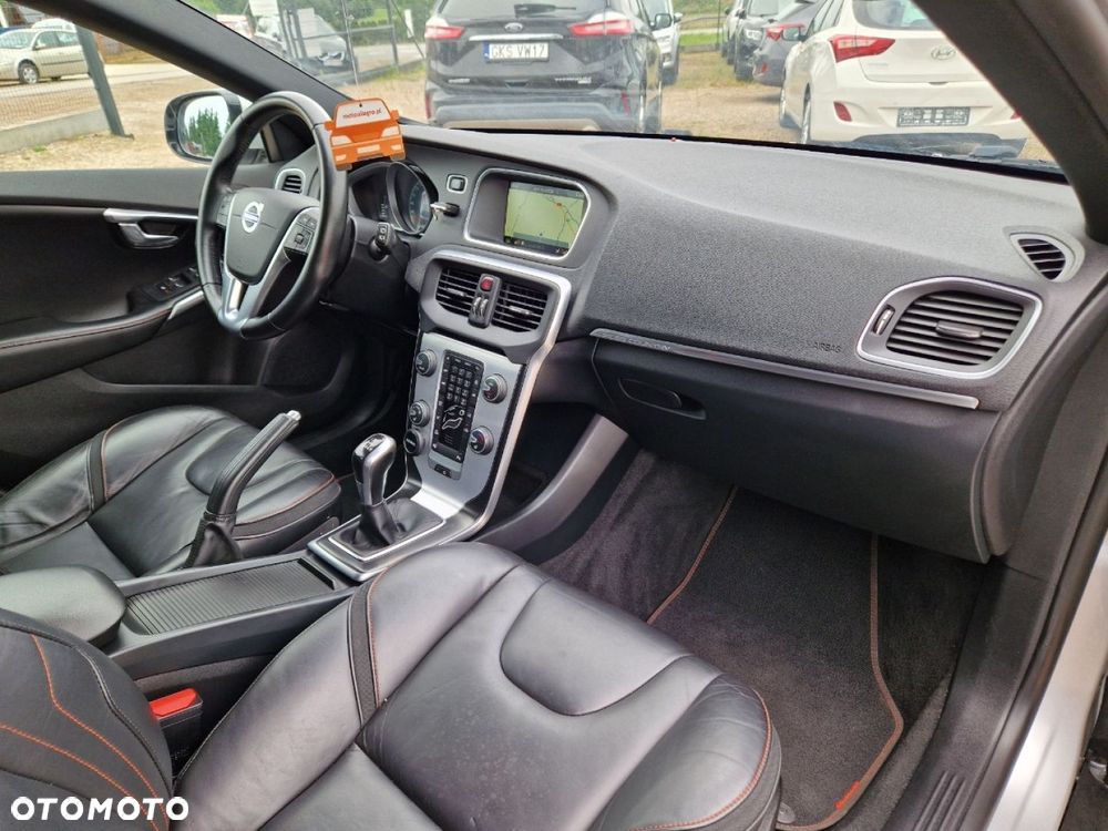 Volvo V40 Cross Country D3 Ocean Race - 18