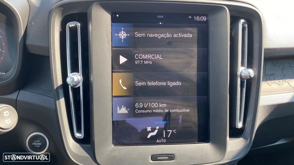 Volvo XC 40 1.5 T2 Momentum Plus - 33