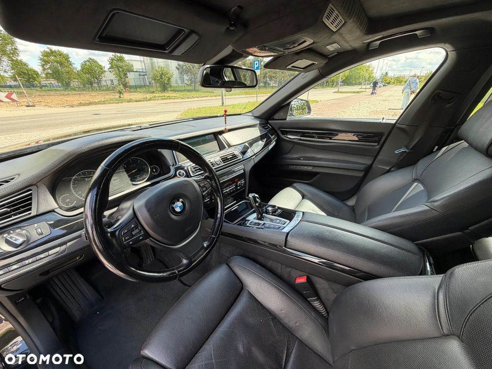 BMW Seria 7 740d xDrive Edition Exclusive - 3