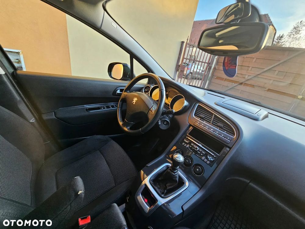 Peugeot 5008 - 12