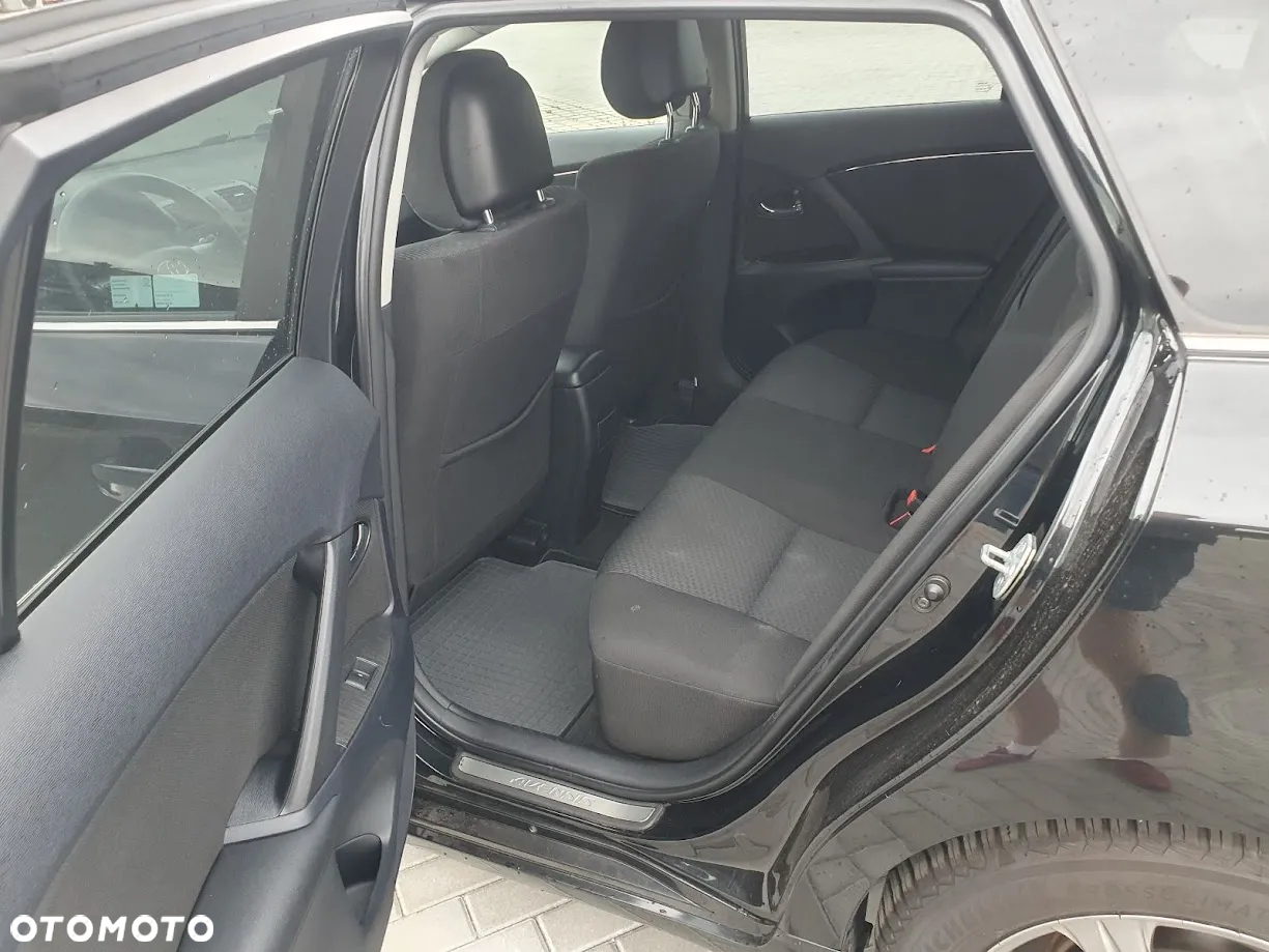 Toyota Avensis 2.2 D-4D 2010 - 8