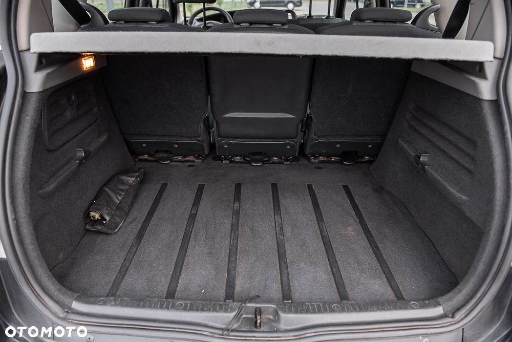 Renault Scenic 1.6 16V Confort Expression - 22