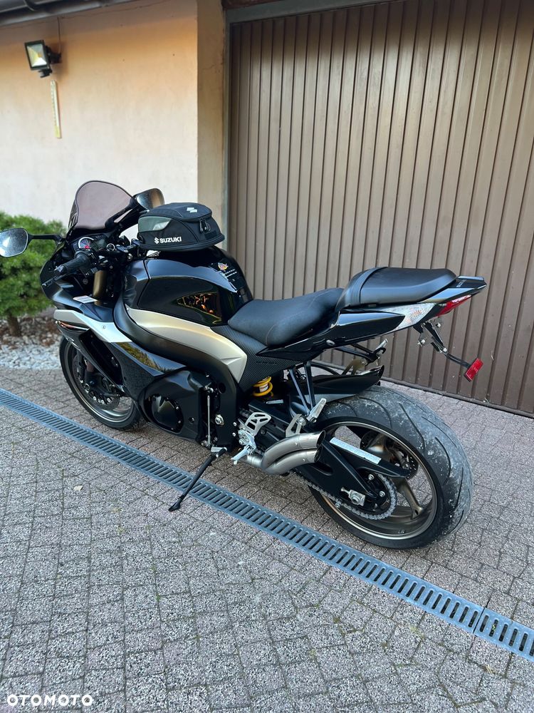 Suzuki GSX-R - 6