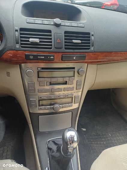 Toyota Avensis - 7