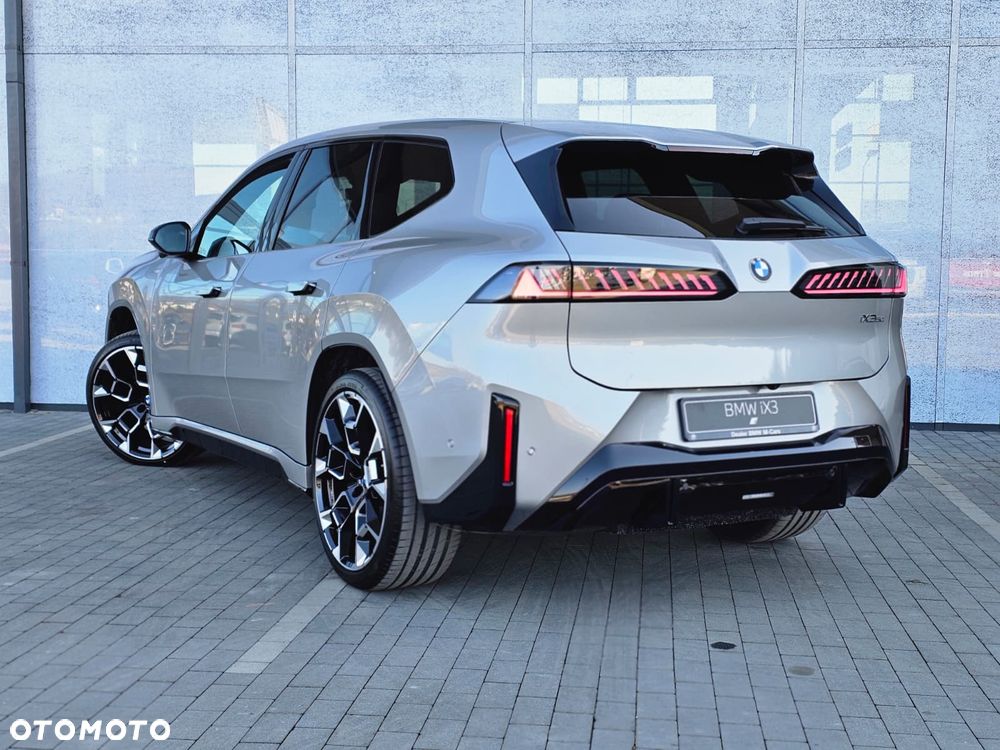 BMW iX3 - 4