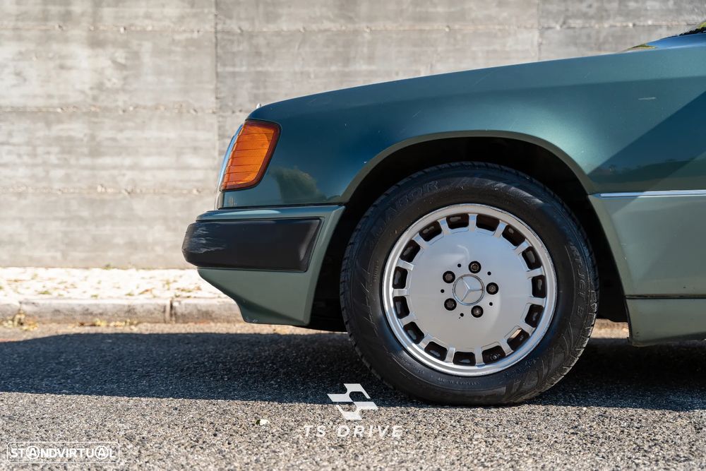 Mercedes-Benz 230 CE - 16