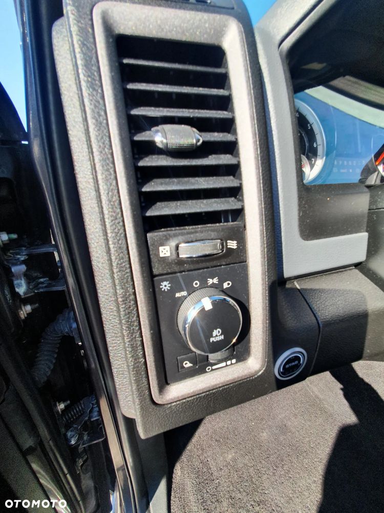 RAM 1500 - 16