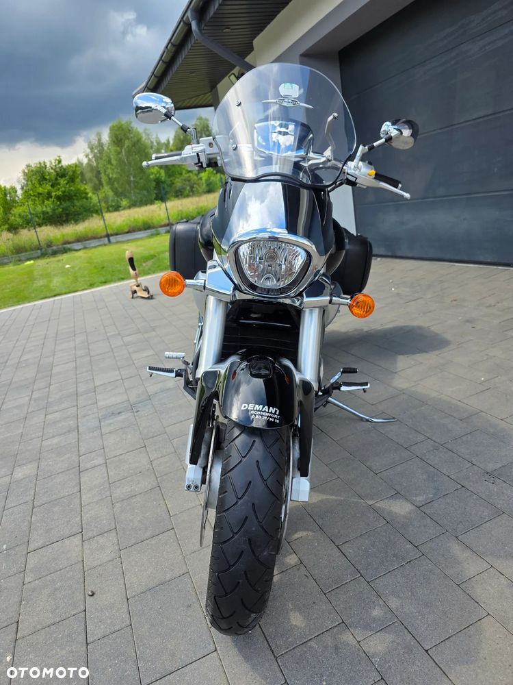 Suzuki Intruder - 17