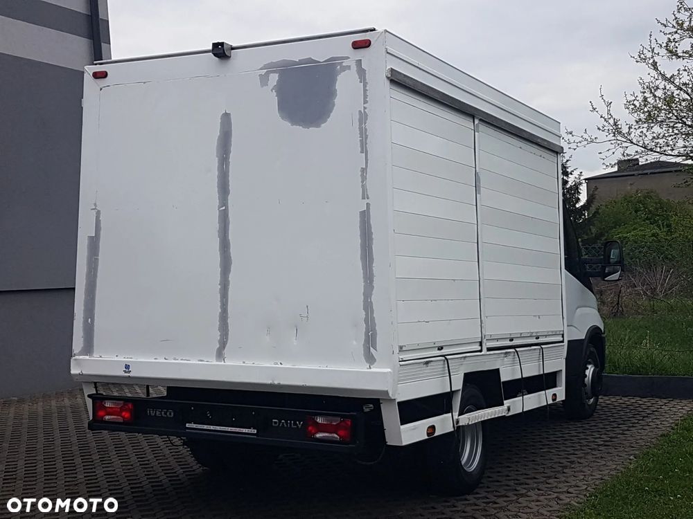 Iveco 70C18 KONTENER ROLETY BOK DO TRANSPORTU WODY 3,23x2,21x1,86 KLIMA DMC 7000KG RAMA PODWOZIE - 29