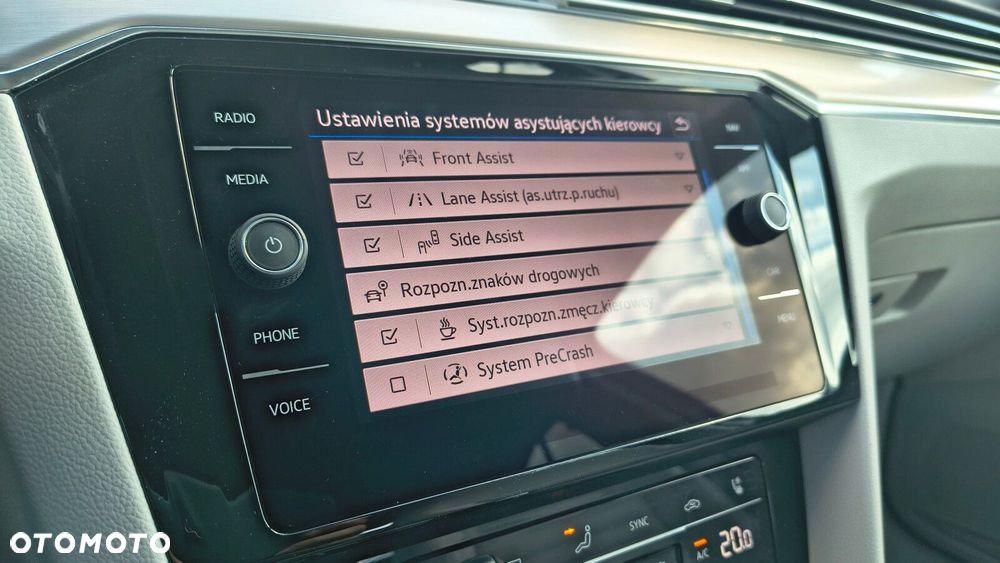 Volkswagen Passat - 22