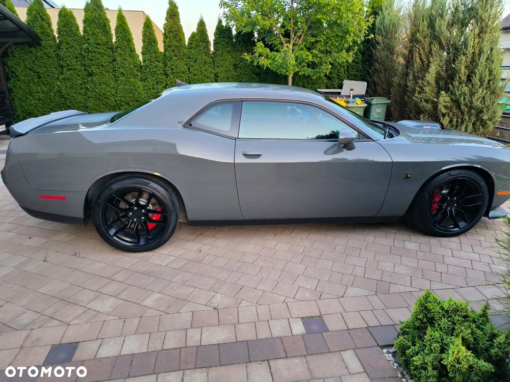 Dodge Challenger 6.4 Scat Pack - 6
