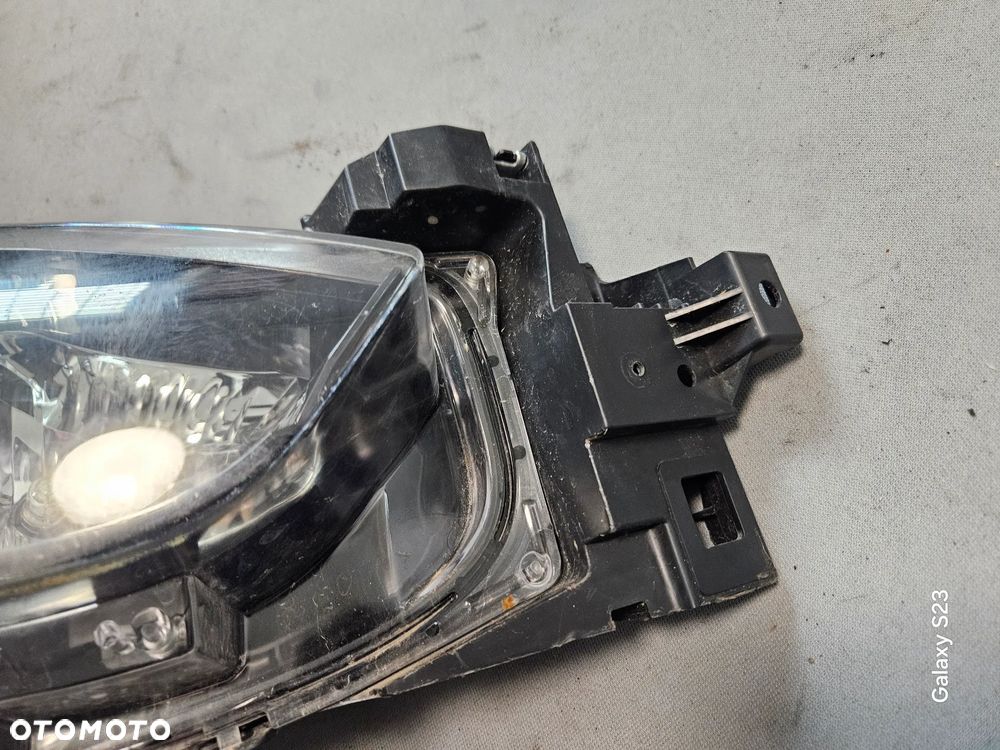 Lampa prawa przód przednia Mazda 3 III BM Lift 2017r Europa - 6