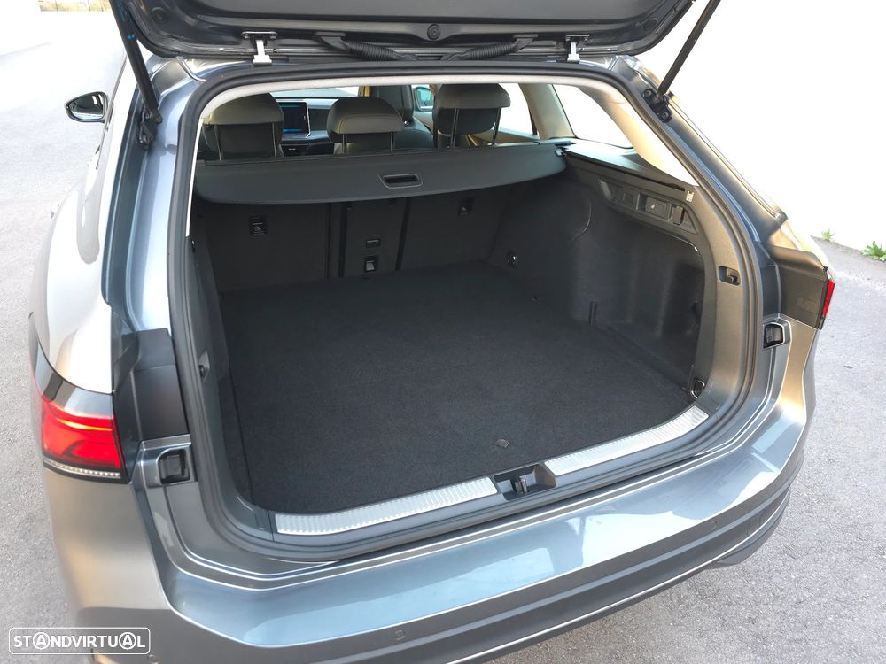 VW Passat Variant 1.5 TSI eHybrid Elegance DSG - 37