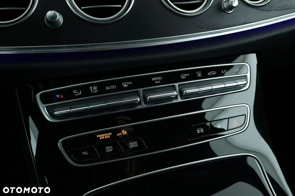 Mercedes-Benz Klasa E 300 9G-TRONIC Avantgarde - 26