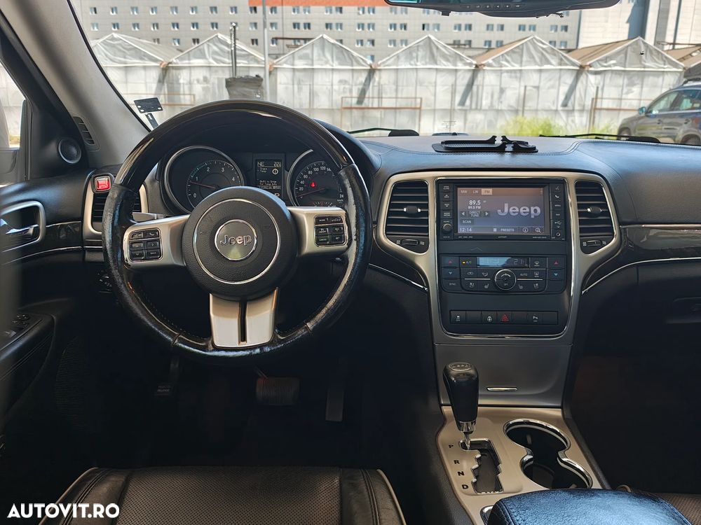 Jeep Grand Cherokee - 12